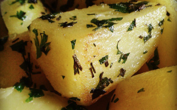 Batatas Sauté: Um Acompanhamento Versátil e Irresistível