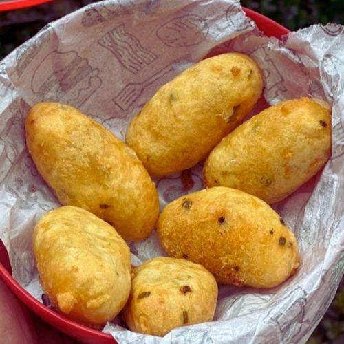 Bolinho de Mandioca com Recheio de Carne Moída